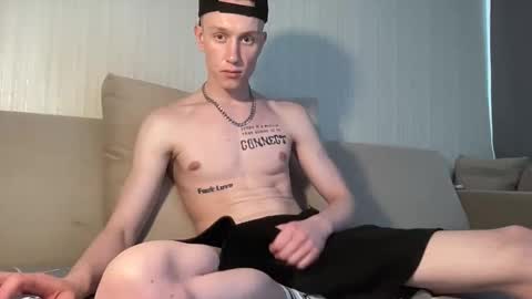 Snapshot of travis_gracile chatting on May 15, 2026, 7:26 am Travis online show from May 15, 2026, 7:26 am
