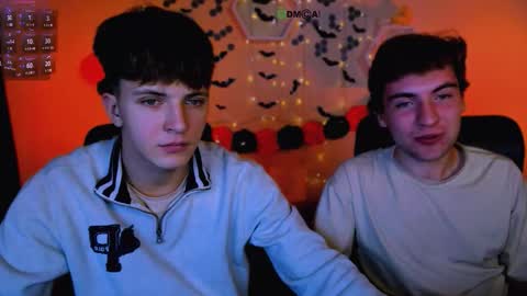 Travis online show from November 1, 2025, 7:49 pm