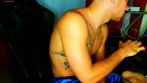 TRAVIS. online show from April 18, 2026, 5:44 am