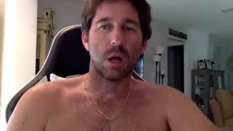 TravisKenn online show from September 11, 2025, 6:52 pm