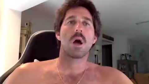 TravisKenn online show from September 22, 2025, 6:43 pm