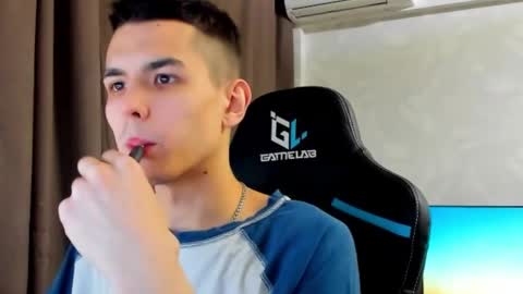 travisrivas online show from February 19, 2025, 5:49 pm