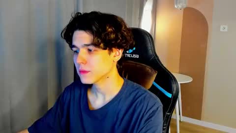 travisrivas online show from March 3, 2026, 3:23 am