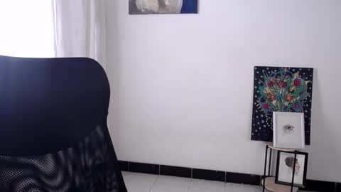 Emily online show from December 4, 2025, 7:44 pm