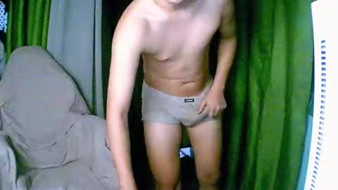 trebz_01 online show from December 21, 2025, 6:37 pm