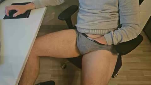 tree1989 online show from December 12, 2024, 11:03 pm