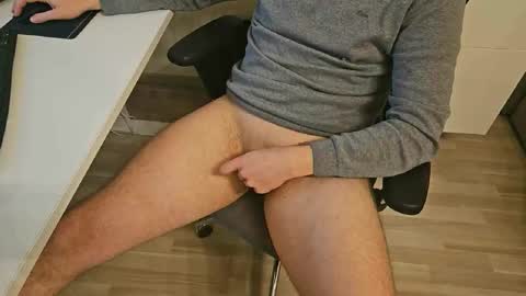 tree1989 online show from February 8, 2025, 12:06 am