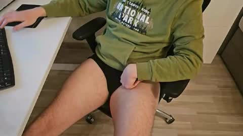 tree1989 online show from February 16, 2025, 11:05 pm