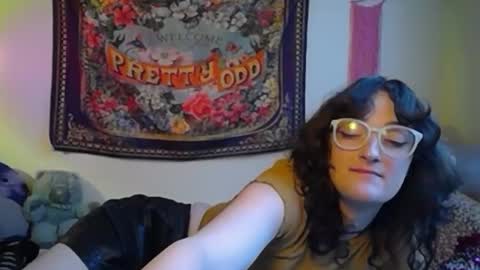 treecups online show from September 16, 2025, 9:16 pm