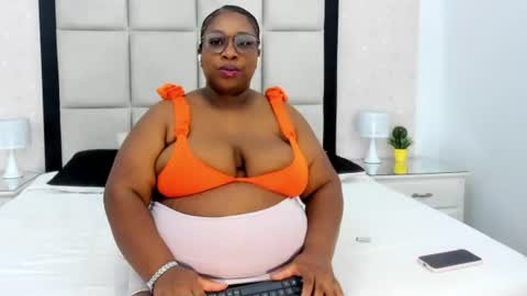Snapshot of treisyvixen chatting on July 12, 2026, 3:08 am Treisy Vixen big ass online show from July 12, 2026, 3:08 am