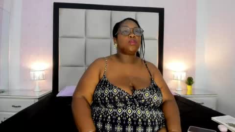 Snapshot of treisyvixen chatting on July 24, 2026, 2:53 am Treisy Vixen big ass online show from July 24, 2026, 2:53 am