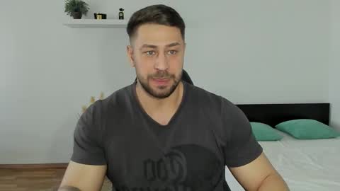 Snapshot of trentwest_ chatting on February 14, 2025, 8:42 am Trent online show from February 14, 2025, 8:42 am