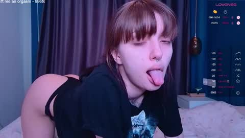 Snapshot of treplady chatting on May 25, 2026, 3:07 pm Karolina online show from May 25, 2026, 3:07 pm