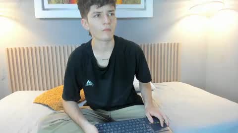 Snapshot of trevor_mob chatting on June 24, 2026, 2:16 pm trevor_mob online show from June 24, 2026, 2:16 pm