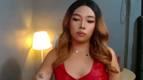 trexie_fucks15 online show from November 23, 2025, 7:02 pm