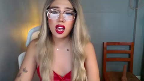 trexie_fucks15 online show from December 15, 2025, 12:04 am