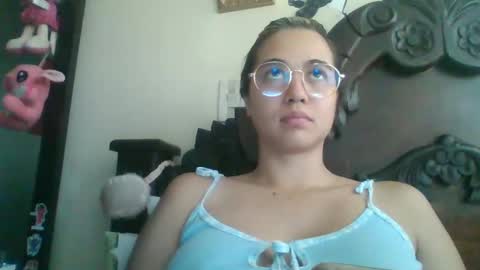 triana_bell online show from March 2, 2025, 3:27 pm