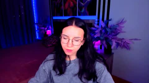 TriciaDaisy online show from May 9, 2026, 2:50 am