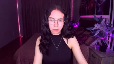 Snapshot of triciadaisy chatting on June 19, 2026, 3:27 pm TriciaDaisy online show from June 19, 2026, 3:27 pm