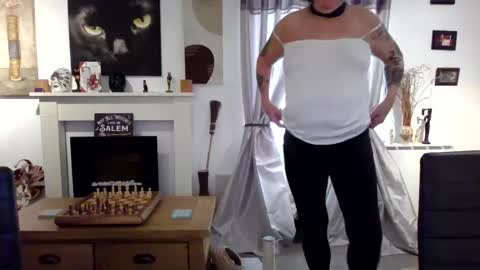 trinity1011 online show from December 14, 2025, 8:30 am