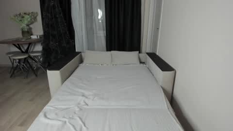 AnyaMarkPvt is open online show from December 18, 2024, 2:17 pm