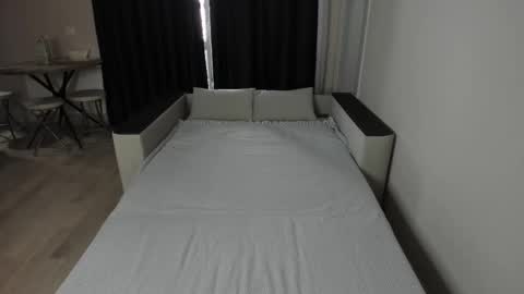 AnyaMarkPvt is open online show from February 17, 2025, 5:04 am