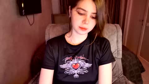 tripleprinces online show from November 30, 2025, 3:16 pm