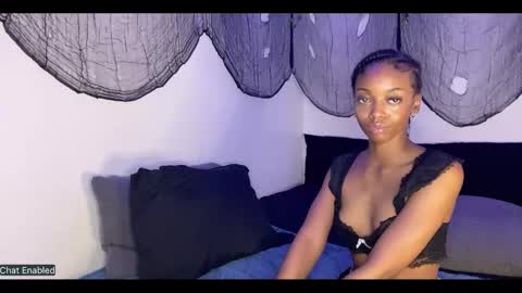 trixie_luv online show from November 3, 2025, 2:29 pm