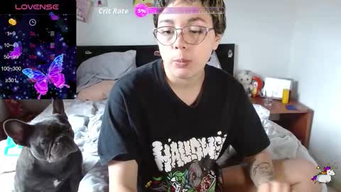 Kitty online show from September 14, 2025, 9:03 pm