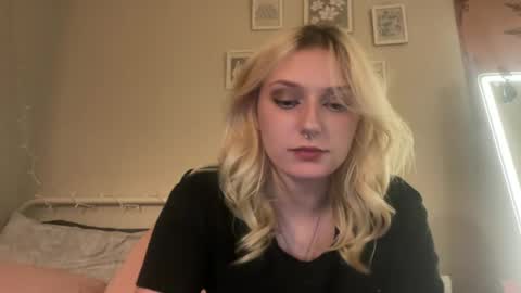 Snapshot of trixilee24 chatting on July 26, 2026, 5:15 am Trixi online show from July 26, 2026, 5:15 am