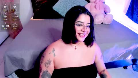 trixxiee_ online show from November 13, 2025, 7:24 pm