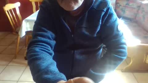 trobelle online show from April 19, 2026, 10:25 am