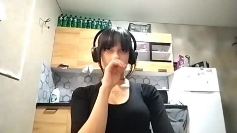 Poly online show from January 19, 2026, 2:43 pm