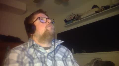 HandicappedLaugher online show from November 10, 2025, 4:33 am