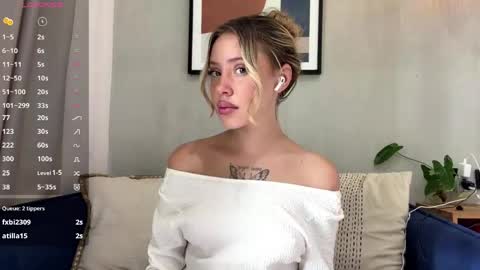 Mia online show from April 10, 2026, 5:12 am