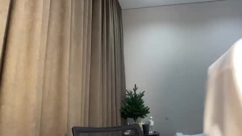 tryme_muse online show from February 15, 2026, 6:37 pm