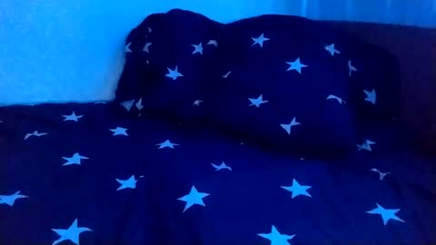 Snapshot of trypophob1a chatting on December 31, 2024, 12:32 am Emilum online show from December 31, 2024, 12:32 am