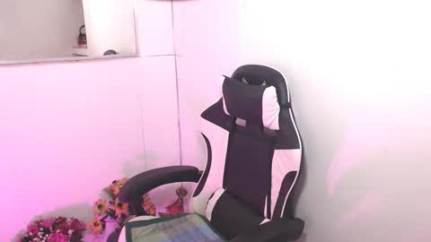 Snapshot of ts_lovelicious chatting on November 11, 2025, 2:22 am ts_lovelicious online show from November 11, 2025, 2:22 am