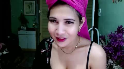 SHENA  online show from March 2, 2026, 3:19 pm