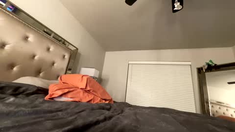 tsfoxx online show from February 5, 2025, 5:09 am