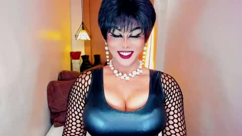Snapshot of tsmamahmerslove chatting on April 16, 2026, 9:39 pm Nicoleeee online show from April 16, 2026, 9:39 pm