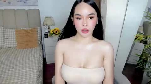 Graciella online show from April 21, 2026, 6:52 am