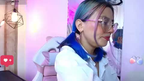 Tsukineko online show from November 21, 2025, 2:32 am