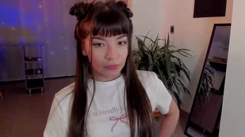 Snapshot of tsukys_spell chatting on March 4, 2025, 2:49 am Tsuky online show from March 4, 2025, 2:49 am