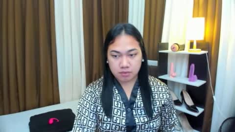 Karen Oquio online show from October 17, 2025, 4:20 pm