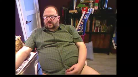 Snapshot of tuckwell chatting on December 16, 2025, 3:39 pm tuckwell online show from December 16, 2025, 3:39 pm
