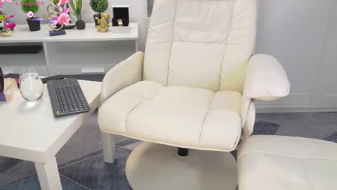 Anna online show from September 19, 2025, 5:20 am