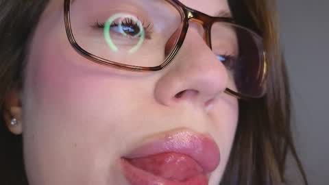 Ariana online show from November 29, 2025, 9:29 pm