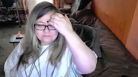 Lana online show from March 8, 2025, 3:39 am