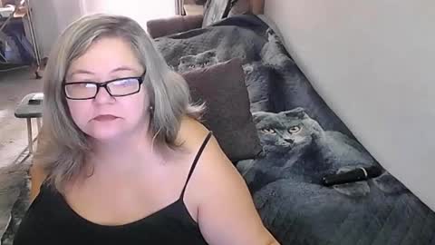 Lana online show from September 10, 2025, 2:33 am